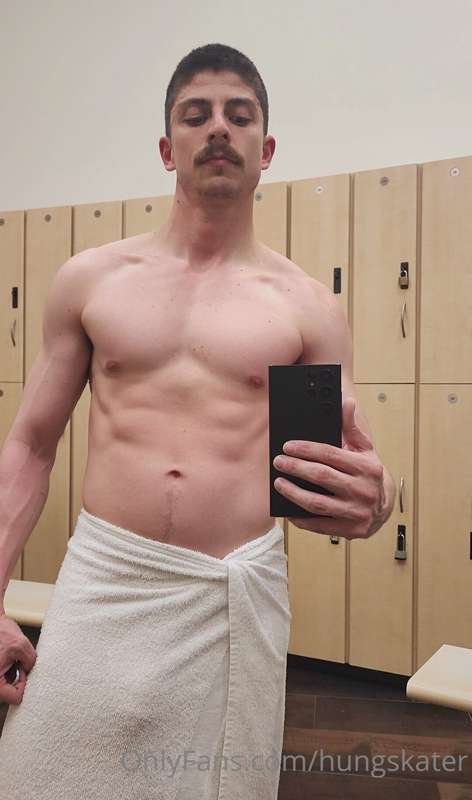 Who wants sniff my nuts before I hop in the shower? 🍒 6