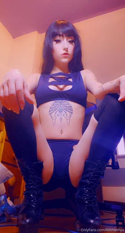 😇💦 more outfits, cosplays, and toys are on the way. I can't .. 7