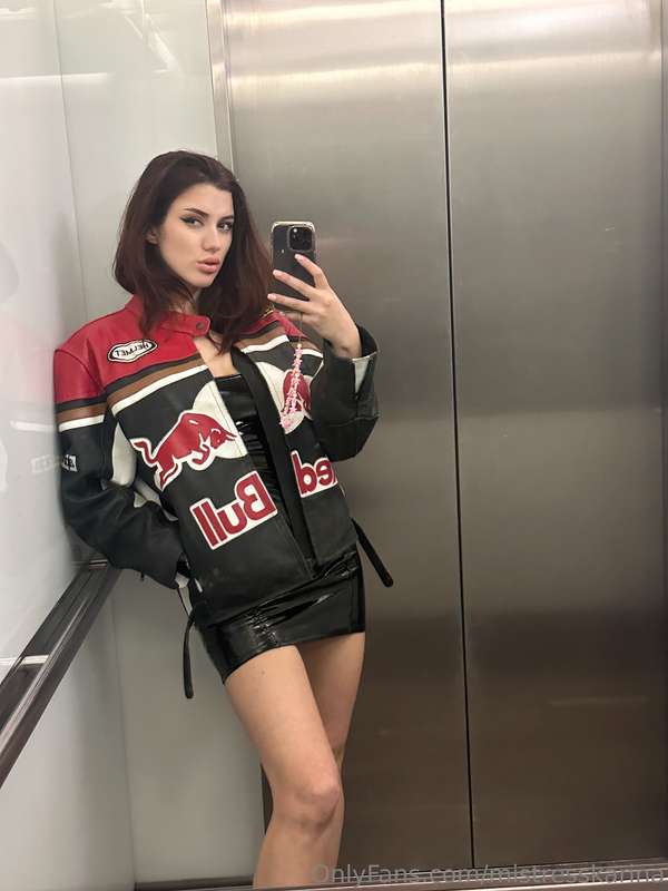 Do you like this outfit?😉 what does it remind you of?
