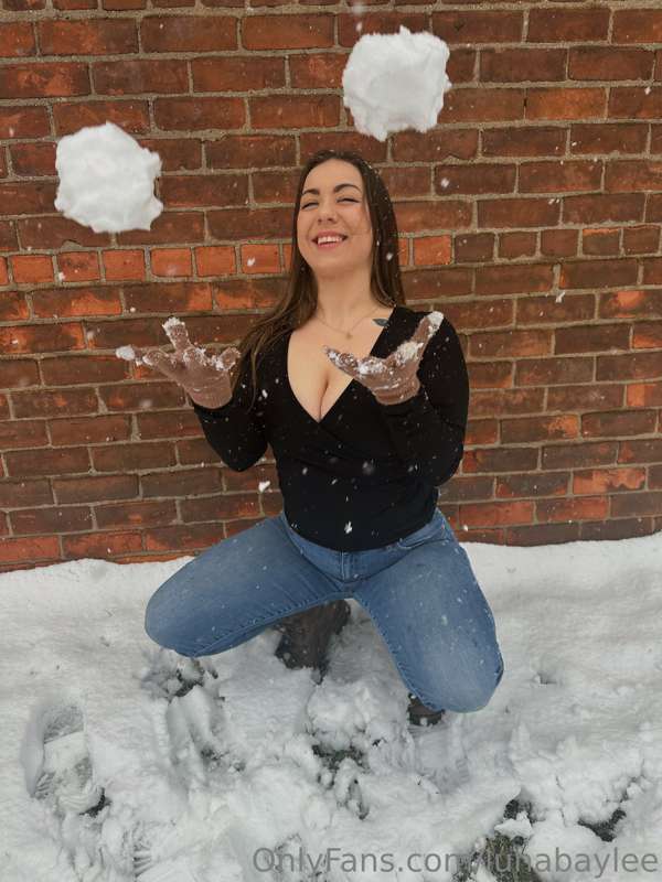 fun fact: i'm good with (snow)**balls** 3
