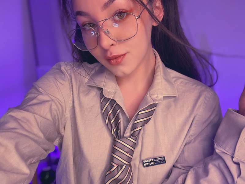 Swipe to see my tits out at The Office 🏢👉🏻 4
