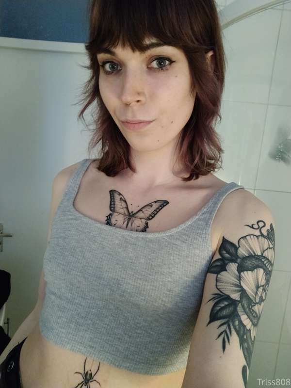 Hii :)

Just wanted to show my new haircut ;3 

I don't wear..