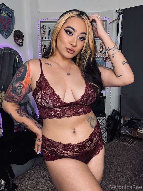 BURGUNDY MESH SET 🫶🏼🖤 pick your favorite photo and comment t.. 4