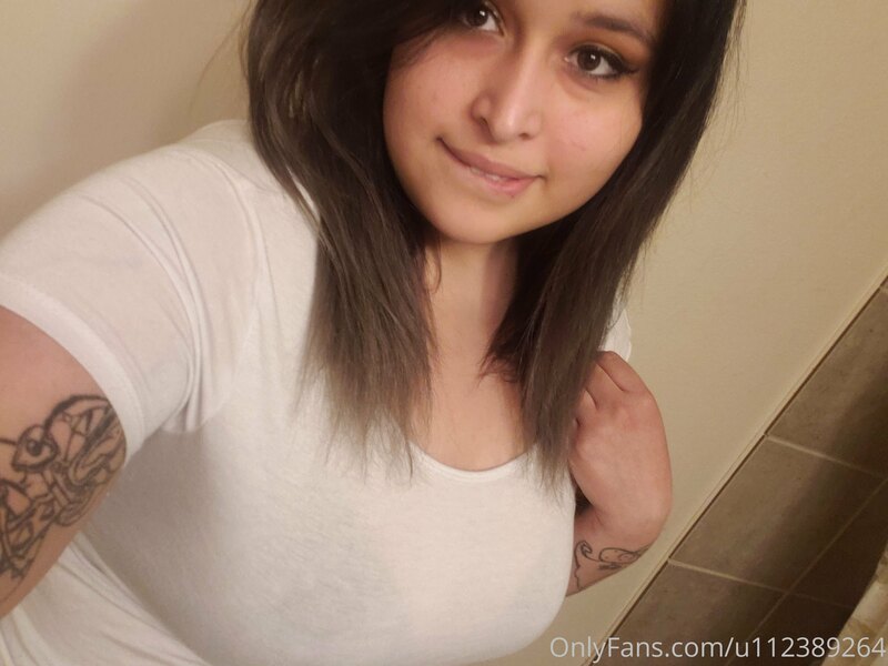 Bra or no bra? What do you guys think?