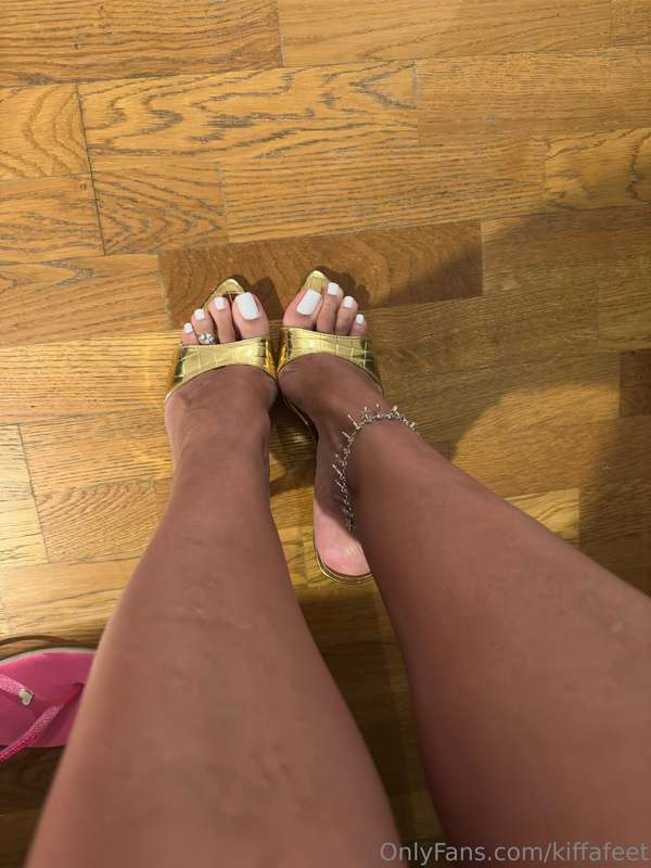 Ready for a foot party in Paris 2