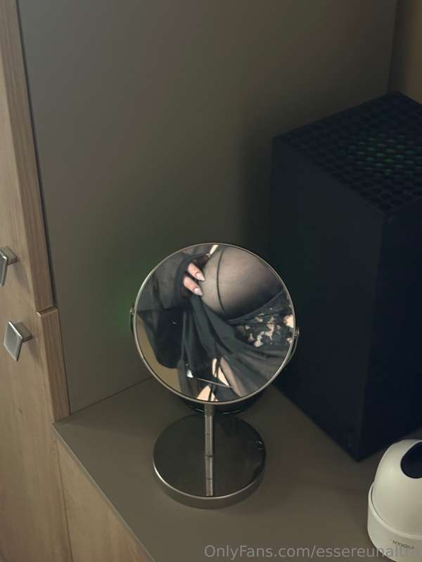 mi piace molto il nero ✨ 7