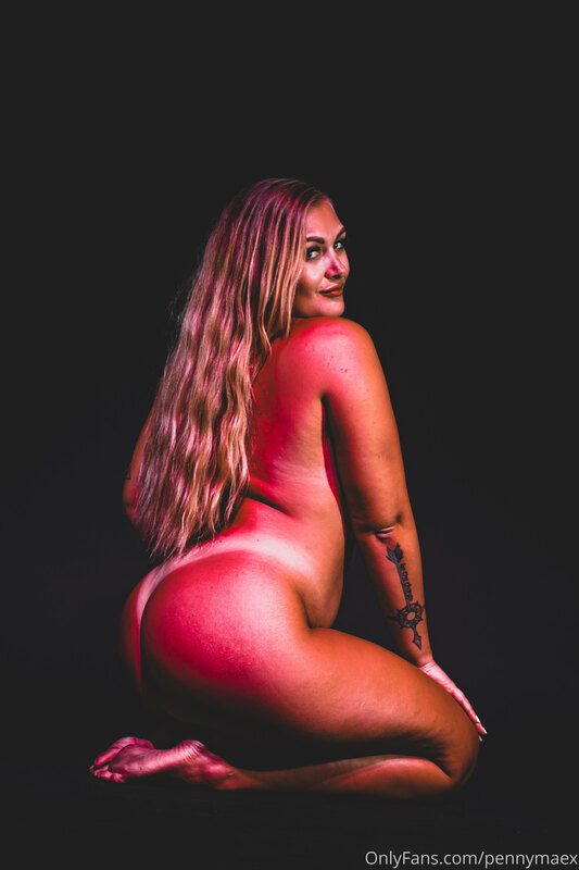 Just a few gifts for you baby! Unlock for some juicy nudes ?..