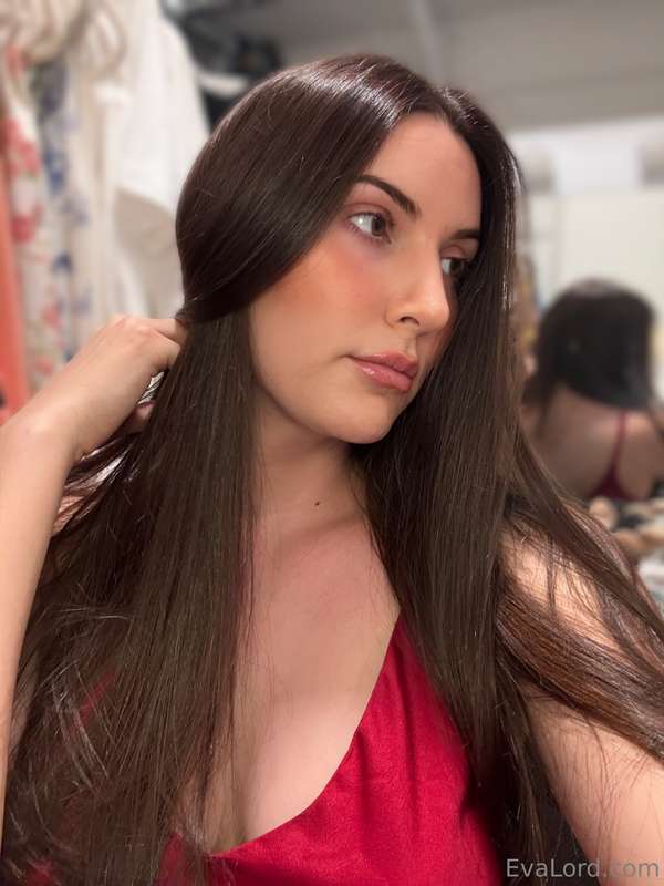 Kiss my neck while I'm inside you 🤍🍆