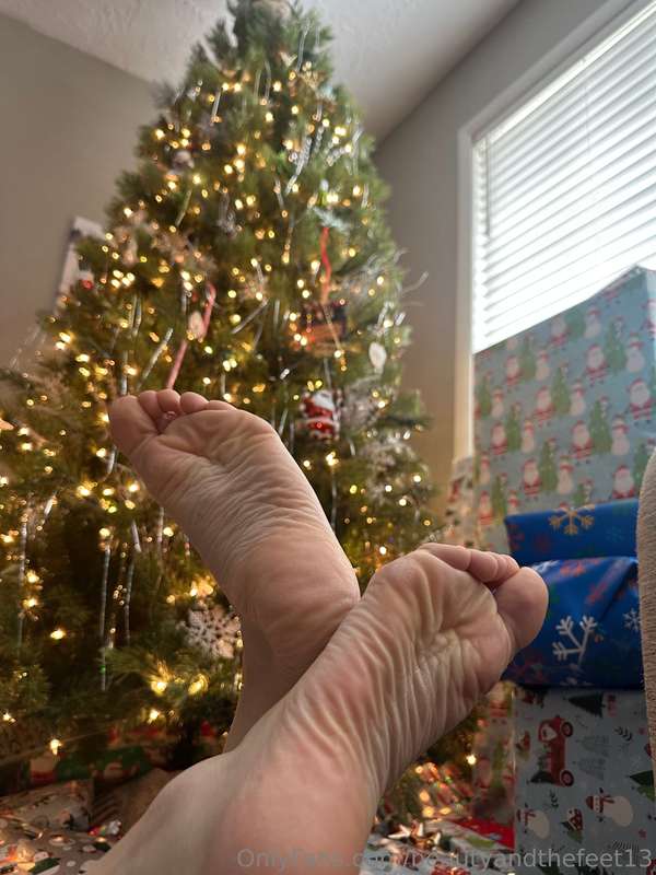Christmas is over, but my wrinkled soles will always be a gi.. 1