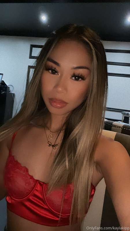 Should I go live for the first time ever!?🤪