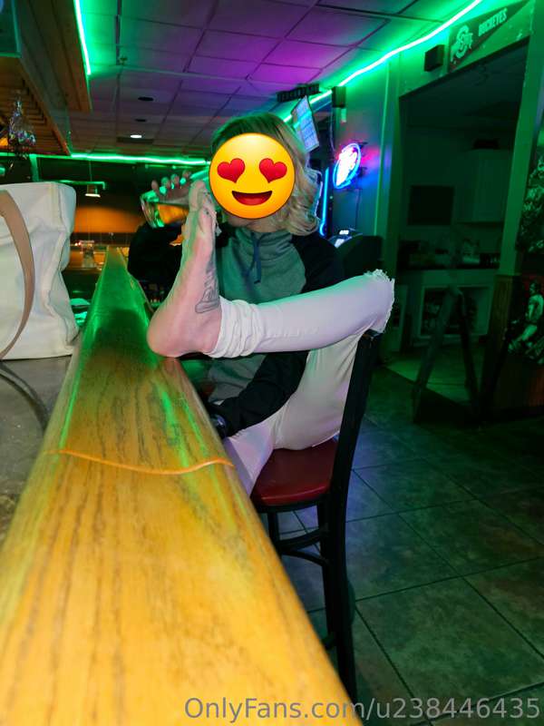 Free feet at the bar!