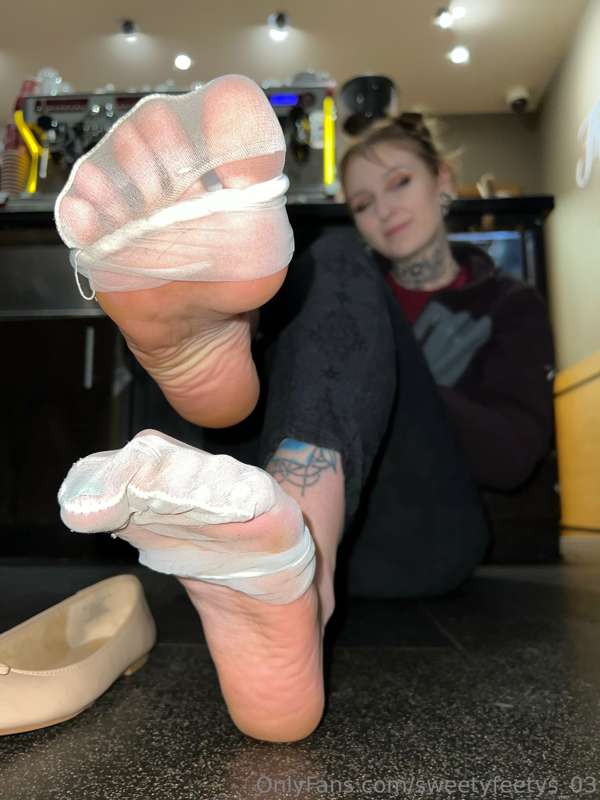 Those nylons are so sweaty … come smell them 🔥 2
