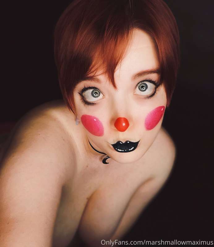 Having fun with makeup and fishnets 🤡
