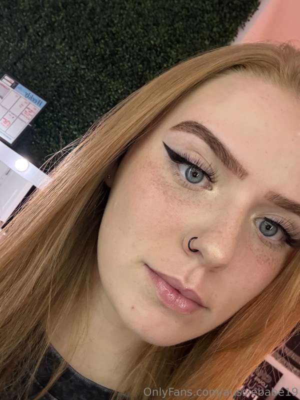 your cock would look good in my dms now 👀