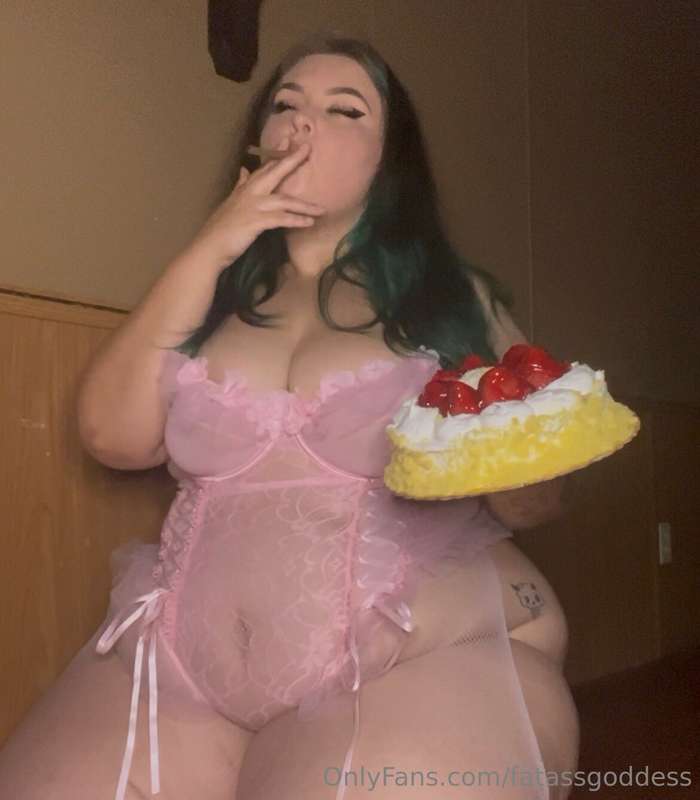 Fatassgoddess - Onlyfans - 2025-05-16T20:39:48