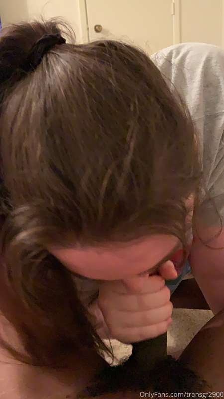 More pics of me sucking his cock hehe 10