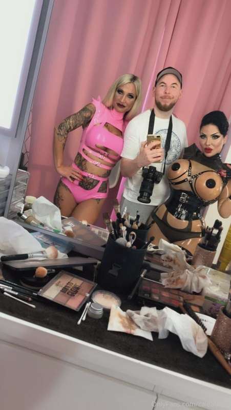 More backstage clips and pictures with Fetish Medusa and me .. 4