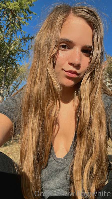 went for a walk, this is for the feet guys xo 😘