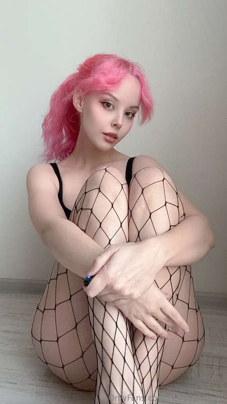 You’re about to get caught in my fishnets in 3...2...1. Oops.. 5