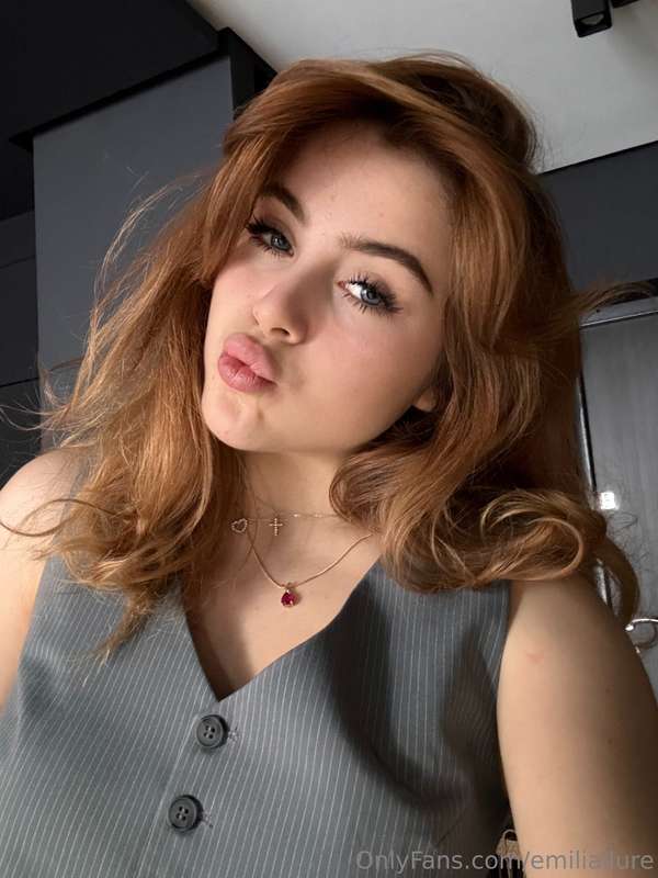 some kisses to make your day cutie 💋🥰