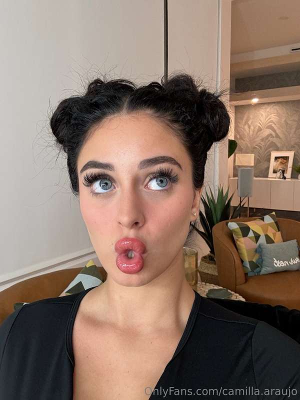 what does this face say?