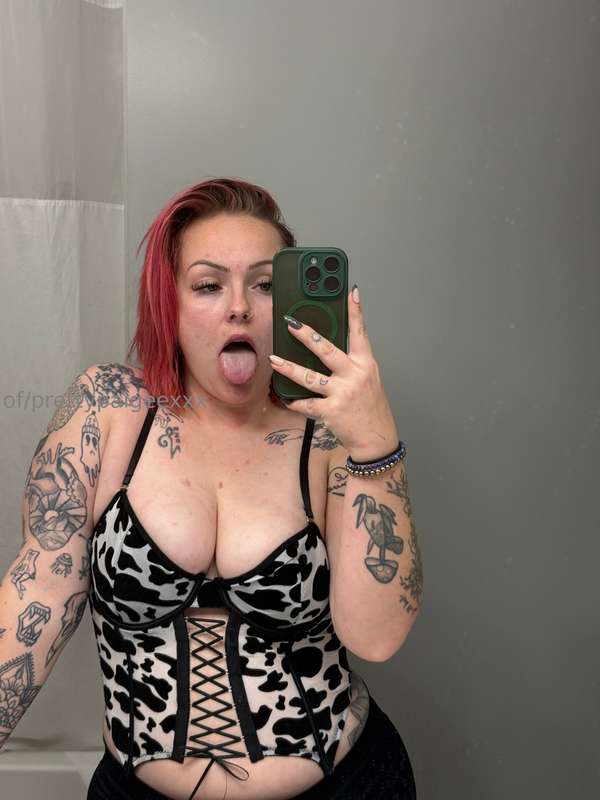 So.. how much do we love this cow print lingerie? 🐮🖤💋 more t..