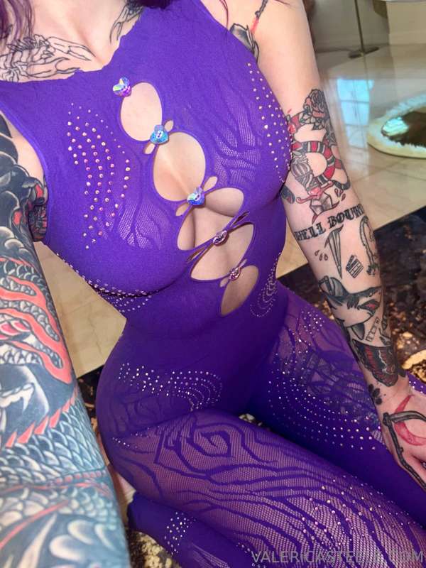 i’m obsessed with these bodysuits now, u might get sick of m.. 5
