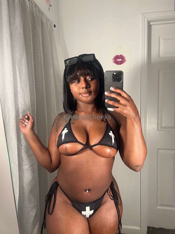Who wants to watch me use my fuck machine tonight? 2