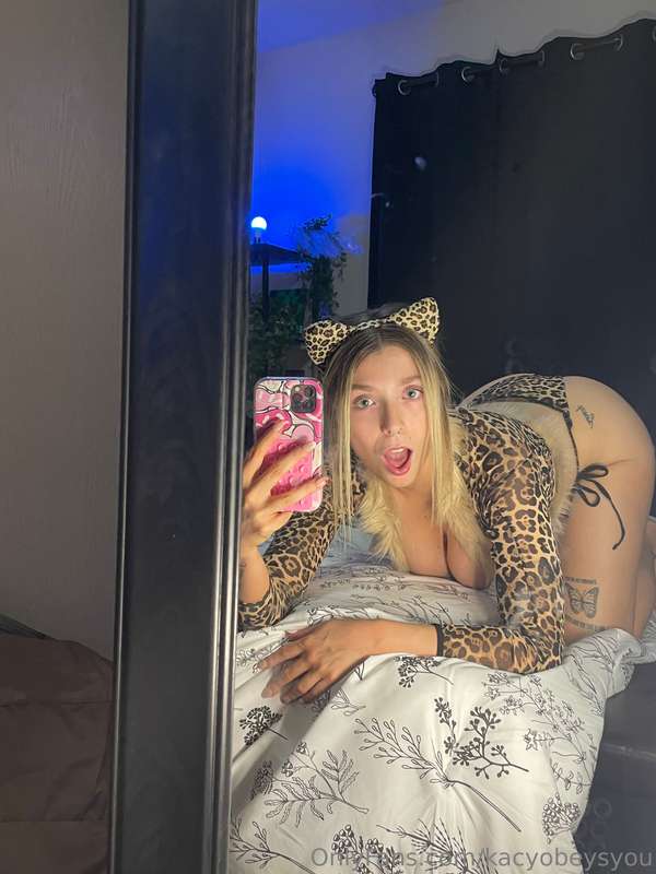how much cum do you think you can put in me?💦💦