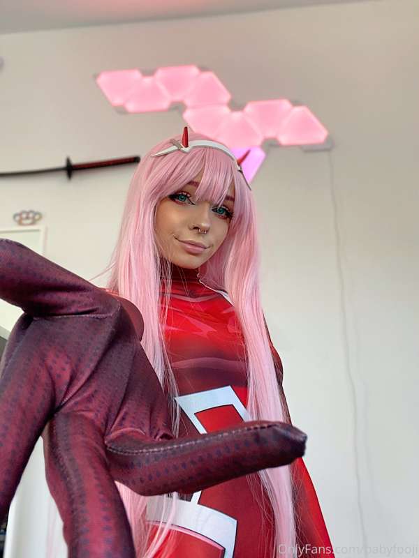 Zero Two set pt. 5 🌸🖤🧠🌩🍭🧸 14