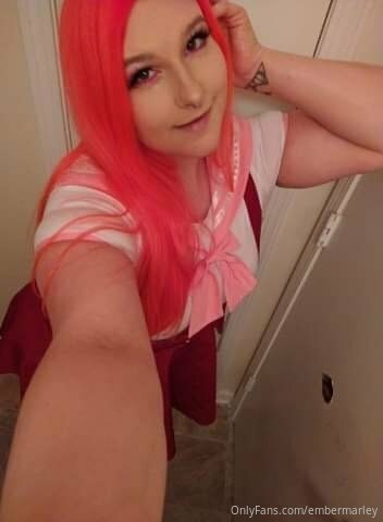My sexy girlfriend also has an onlyfans y’all should check h..