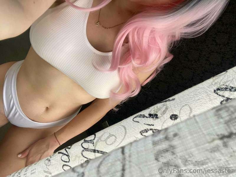 Do white panties look sexy to you?🥰😘