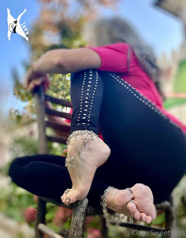 Embracing the perfect fall day—kicked off my shoes to feel t.. 4