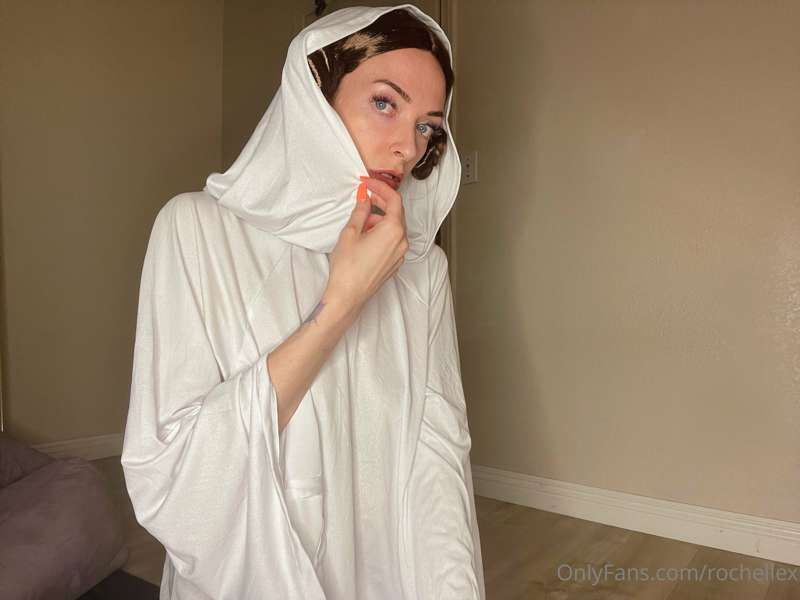 princess leia ***squirrrttt*** scene coming tonight 💦