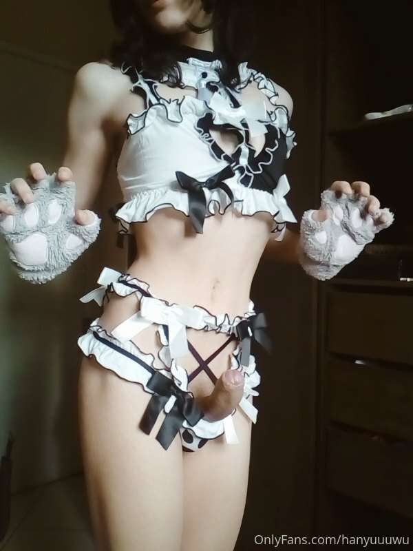Nyaaan~ >w 22