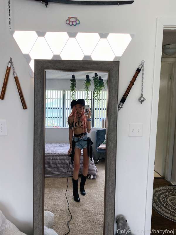 Cowgirl pt. 3 plus some extras 🖤 8
