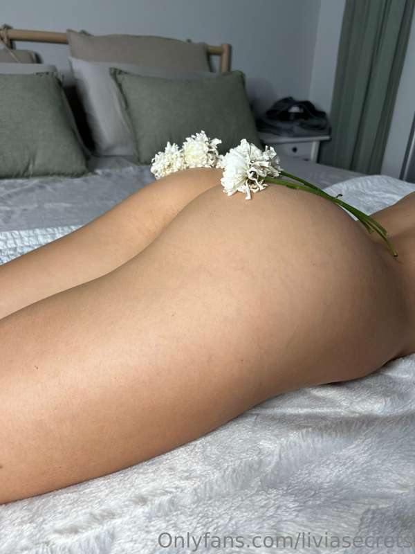 Flowers on my ass 3
