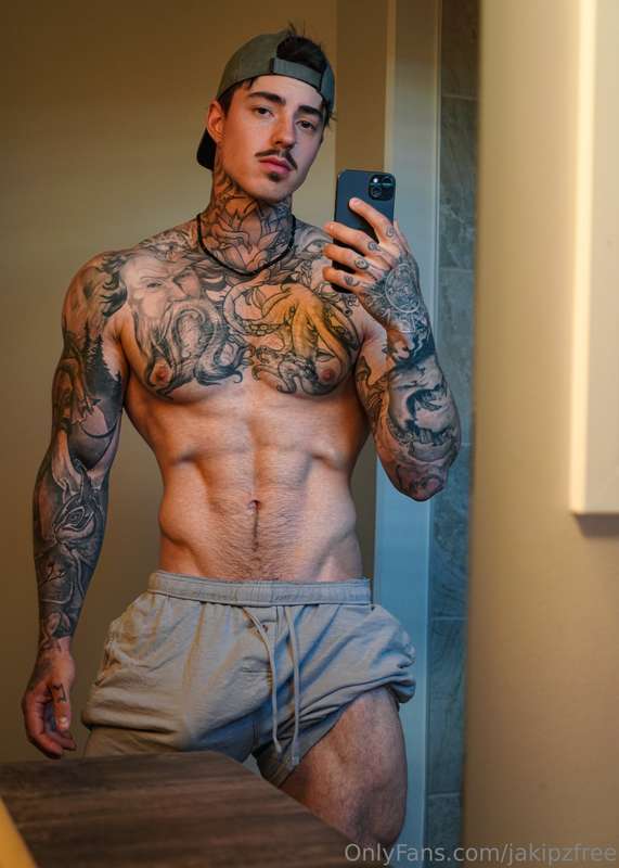 Do you like my shorts 😏..?Cum play w/me 😉🔞👉 @Jakipz Onlyfans.. 1