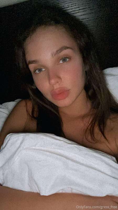 Do you want to relax and jerk off on me?😍💦💦