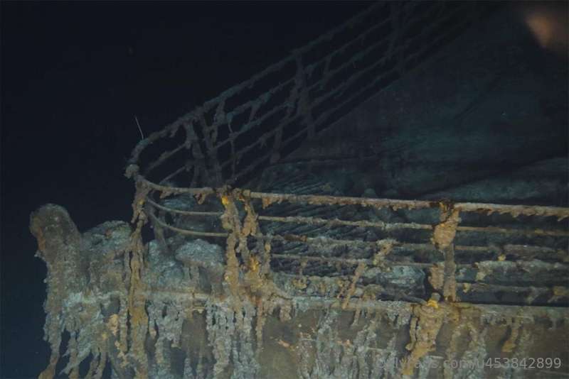 I looked at pictures of the Titanic before bed, and now I’m .. 3