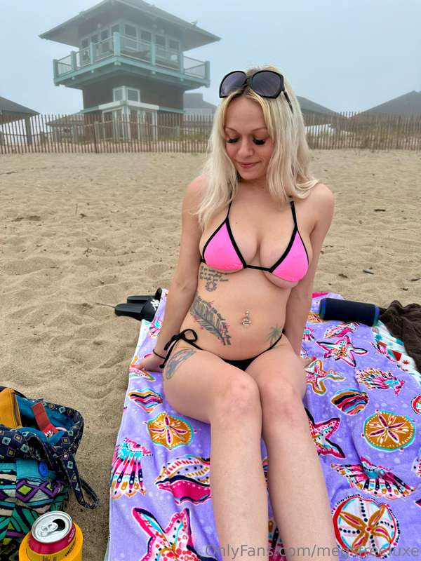 would you rather fuck on the sand or in the ocean?? 🫣💦