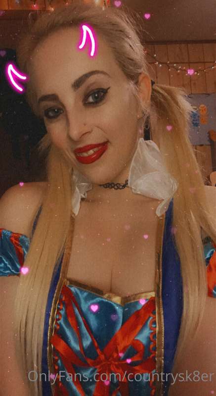 Ever seen a Snow White with blonde hair? Now u have! 3
