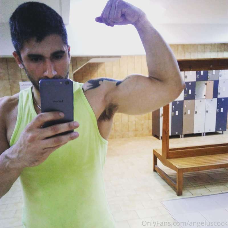 Who likes muscular arms?