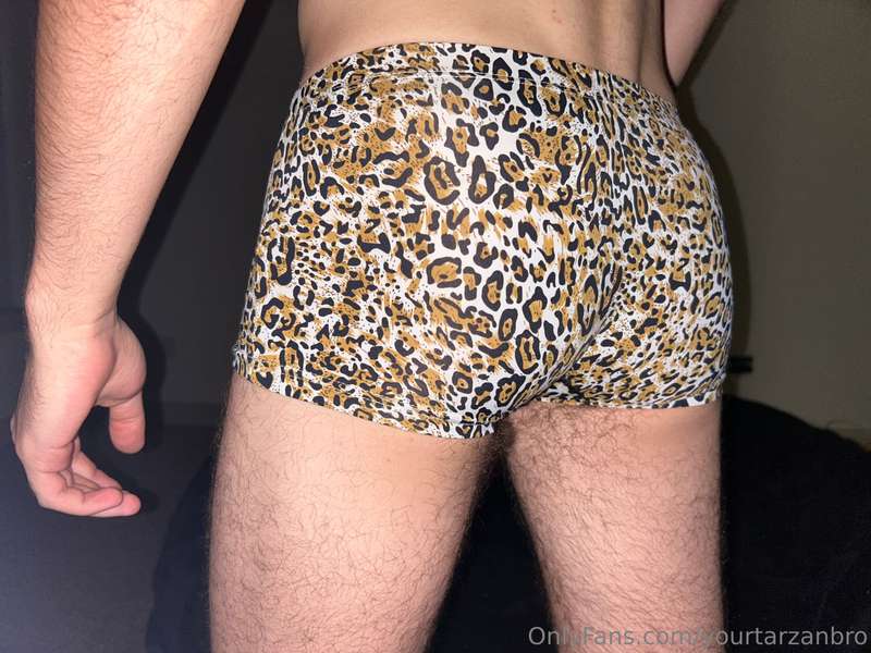 waking up the beast 😈 plus some pics in my leopard print und.. 2