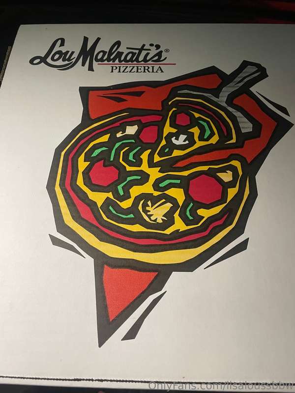 I’m in Chicago for the weekend and I got deep dish pizza IMM..