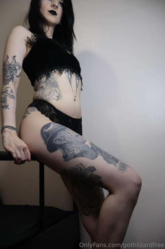 I look the best at the end of your bed