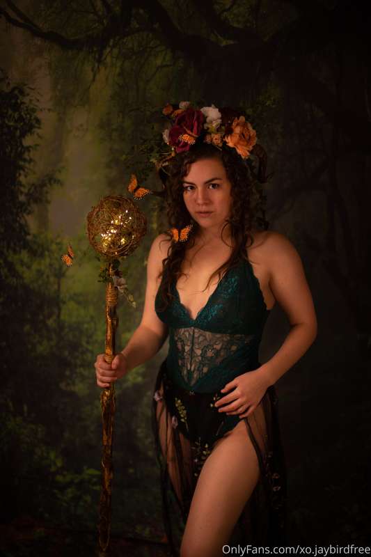 Any DnD fans? Posting a throwback of my druid costume upon a..