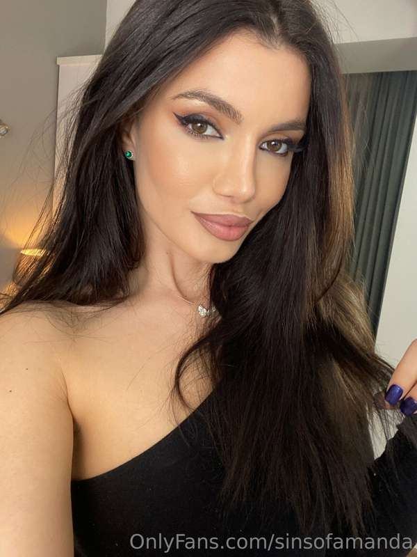 Get it on with the star of this week's hottest selfies: me. ..