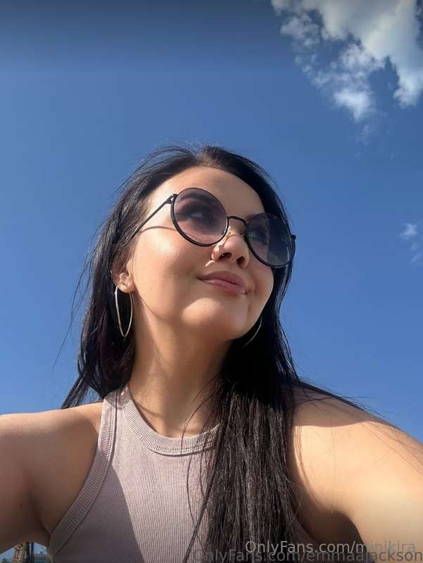 ## СAN YOU BE THE ONE TO CUM 💦 ON MOMMY @emmaajackson HOT BO..
