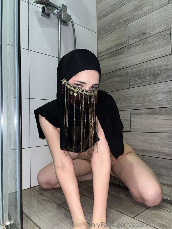 Do you want to take a shower with me?😈🥵💦